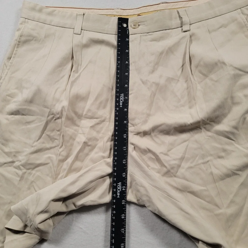 Tommy Bahama Silk Bamboo Pleated Shorts Mens 38 Beige Herringbone Luxury Casual